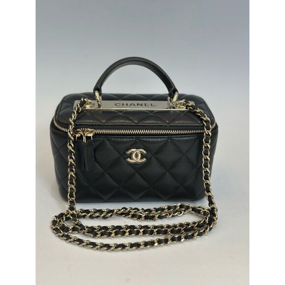 Chanel Women Pre-Loved Bag Very Good Condition - Picture 2 of 7